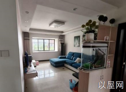 适合住家，房户型方正，南北通透、家电齐全，室内家具和配置都很 
